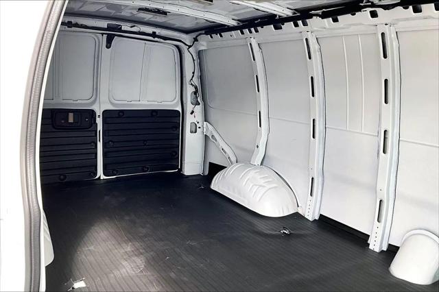 2026 GMC Savana Cargo 2500 Extended Wheelbase, Work Van, RWD