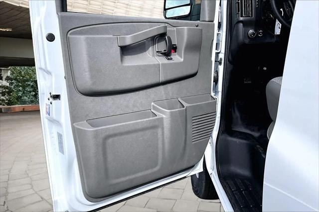 2026 GMC Savana Cargo 2500 Extended Wheelbase, Work Van, RWD