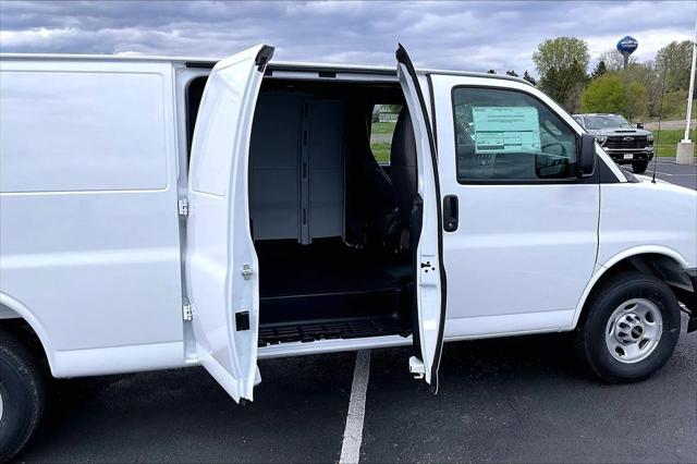 2026 GMC Savana Cargo 2500 Extended Wheelbase, Work Van, RWD