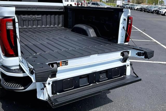 2026 GMC Sierra 2500HD Crew Cab, Standard Bed, Denali Ultimate, 4WD