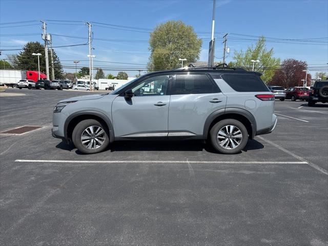 2023 Nissan Pathfinder SL 4WD