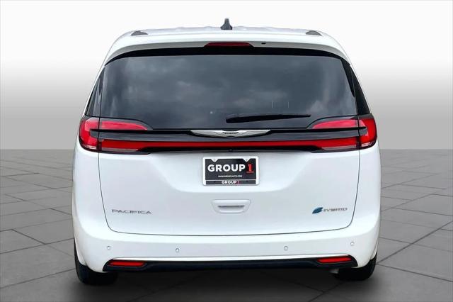 2024 Chrysler Pacifica Hybrid Select