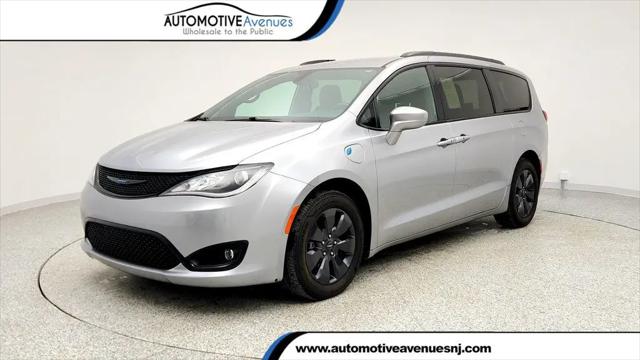 2020 Chrysler Pacifica Hybrid Touring L for sale in Sewell, NJ