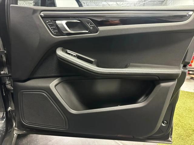 2023 Porsche Macan T