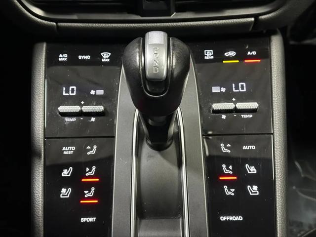 2023 Porsche Macan T