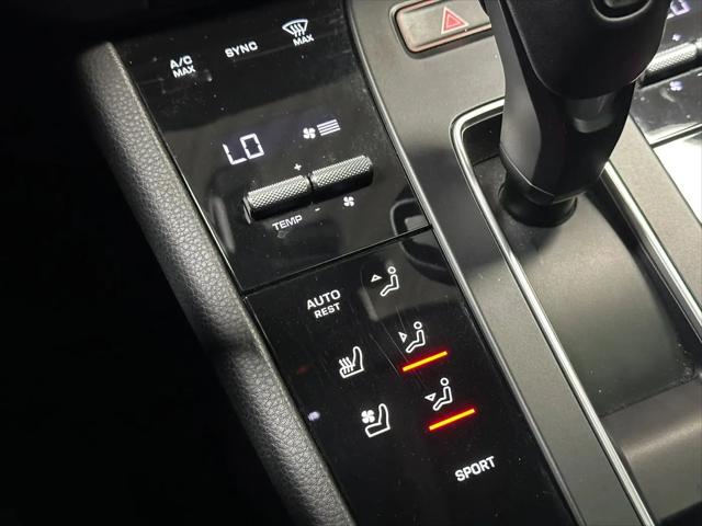 2023 Porsche Macan T