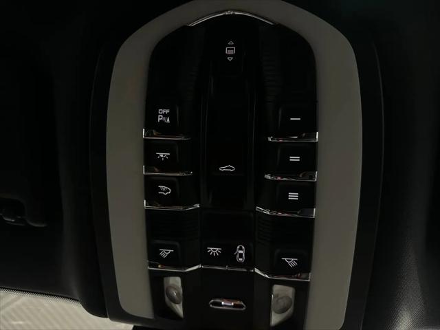 2023 Porsche Macan T