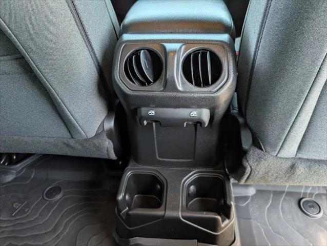 2025 Jeep Wrangler 4-Door Willys 4x4