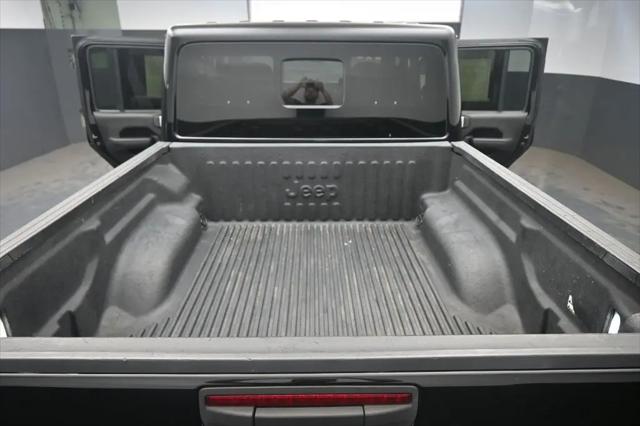 2022 Jeep Gladiator Sport