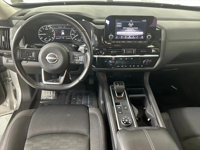 2025 Nissan Pathfinder SV 4WD