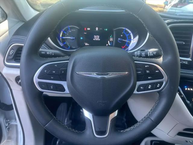2023 Chrysler Pacifica Hybrid Touring L