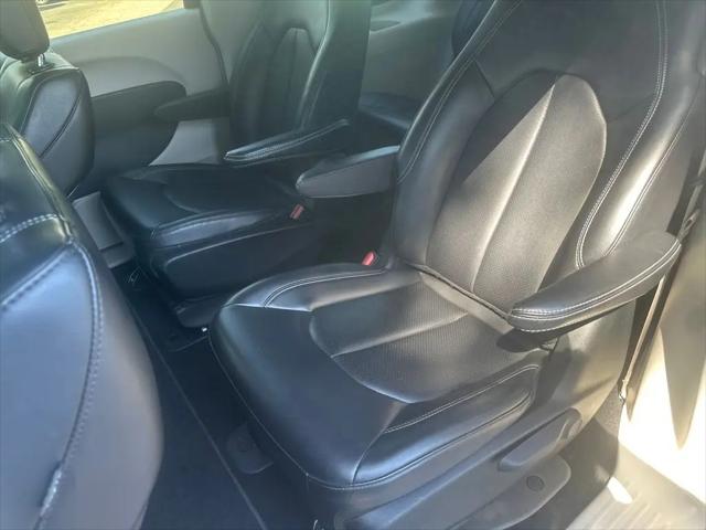 2023 Chrysler Pacifica Hybrid Touring L