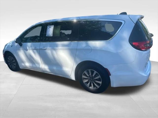 2023 Chrysler Pacifica Hybrid Touring L