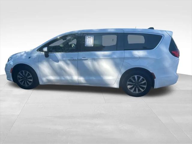2023 Chrysler Pacifica Hybrid Touring L