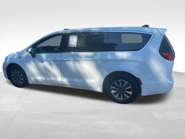 2023 Chrysler Pacifica Hybrid Touring L