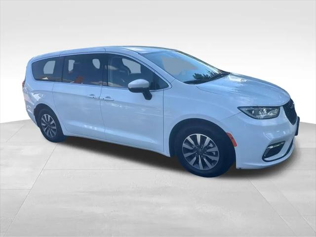 2023 Chrysler Pacifica Hybrid Touring L