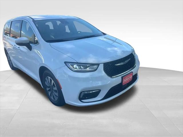 2023 Chrysler Pacifica Hybrid Touring L