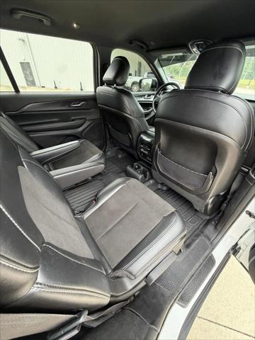 2023 Jeep Grand Cherokee L Altitude 4x2
