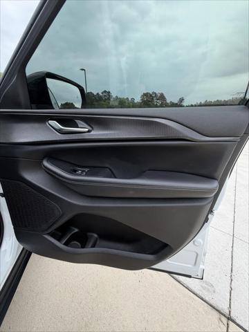 2023 Jeep Grand Cherokee L Altitude 4x2