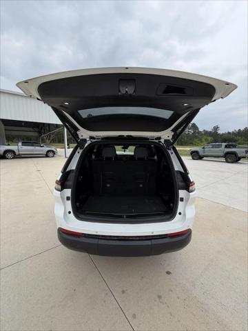 2023 Jeep Grand Cherokee L Altitude 4x2