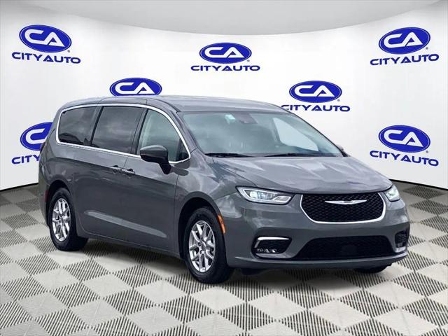 2023 Chrysler Pacifica Touring L for sale in Chattanooga, TN