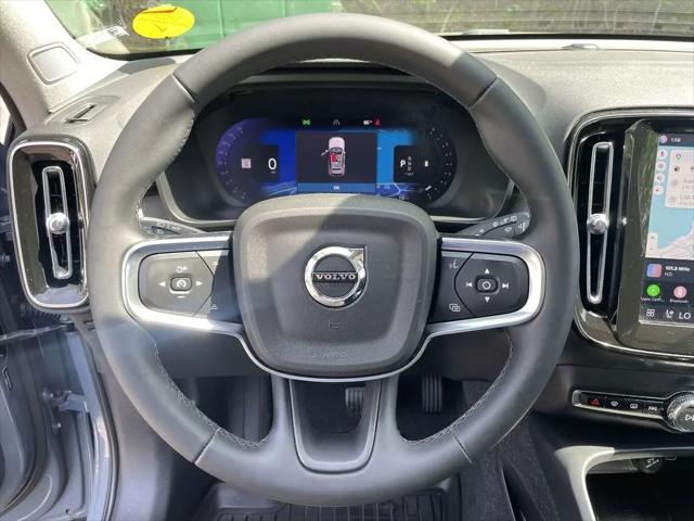2023 Volvo XC40 B5 Plus Bright Theme
