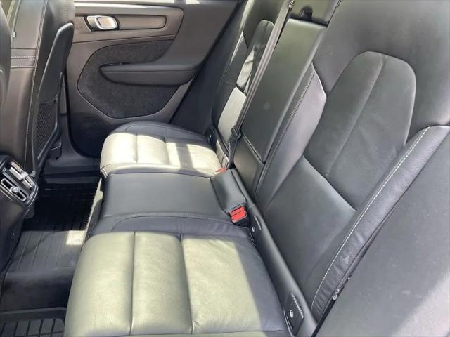 2023 Volvo XC40 B5 Plus Bright Theme