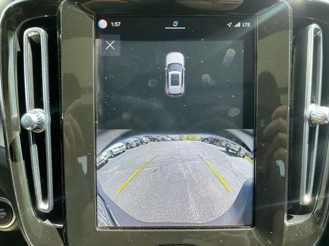 2023 Volvo XC40 B5 Plus Bright Theme