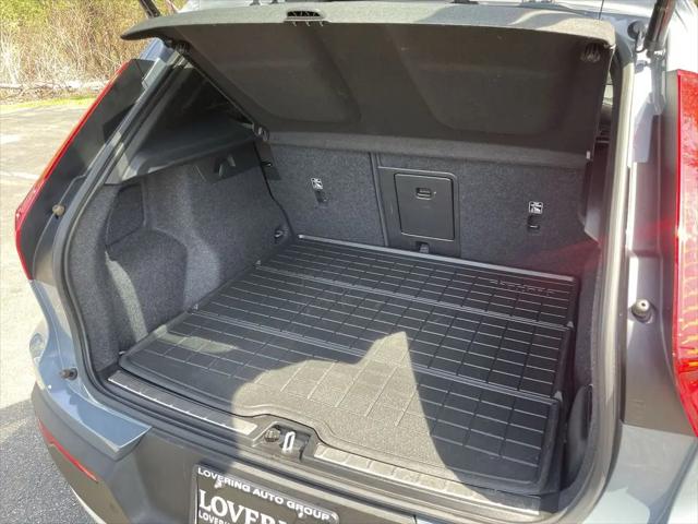 2023 Volvo XC40 B5 Plus Bright Theme