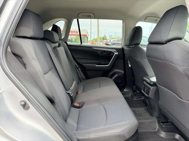 2022 Toyota RAV4 Hybrid LE