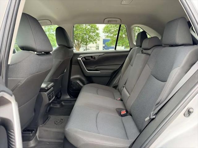 2022 Toyota RAV4 Hybrid LE