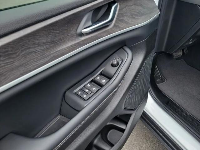 2026 Jeep Grand Cherokee L Altitude 4x2