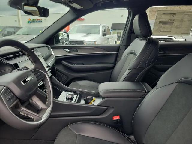 2026 Jeep Grand Cherokee L Altitude 4x2