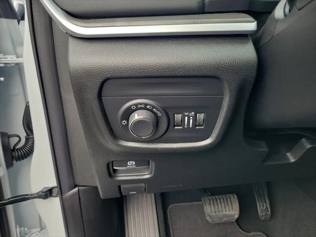 2026 Jeep Grand Cherokee L Altitude 4x2