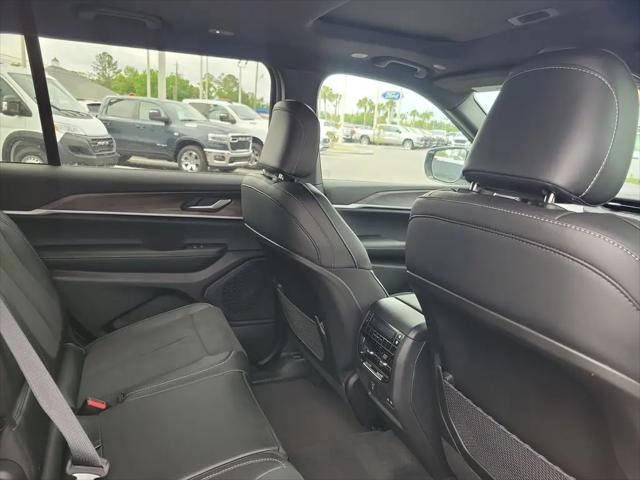 2026 Jeep Grand Cherokee L Altitude 4x2