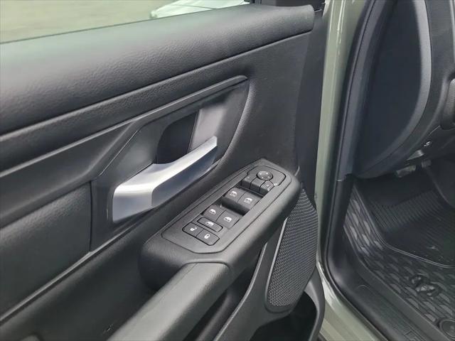 2026 Ram 1500 Tradesman Crew Cab 4x4 57 Box