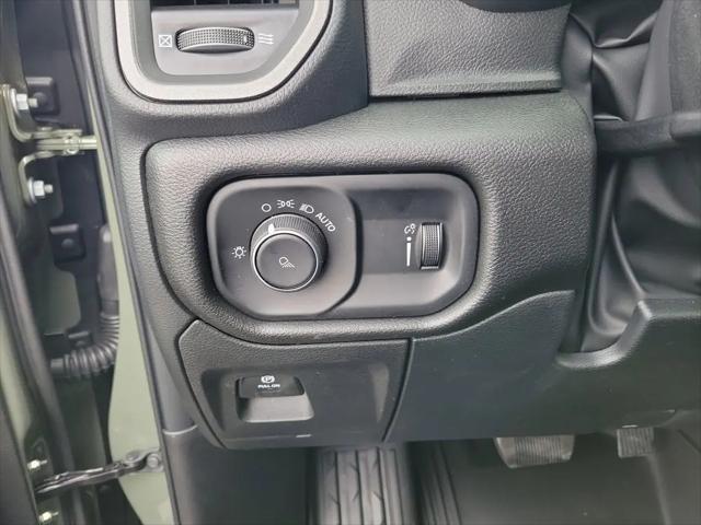 2026 Ram 1500 Tradesman Crew Cab 4x4 57 Box