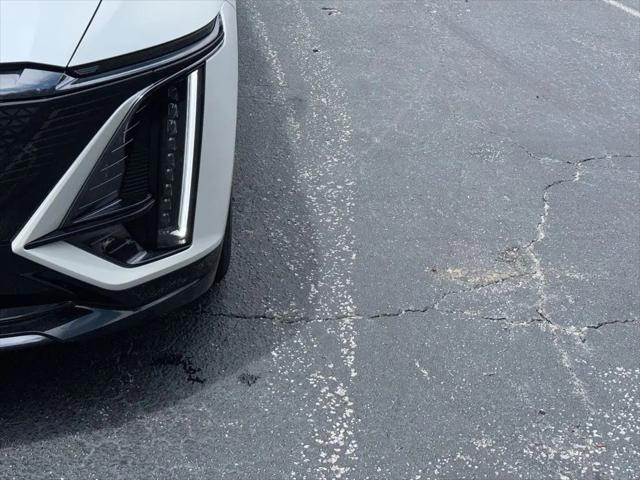 2025 Cadillac iQ Sport 2 RWD