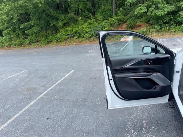 2025 Cadillac iQ Sport 2 RWD