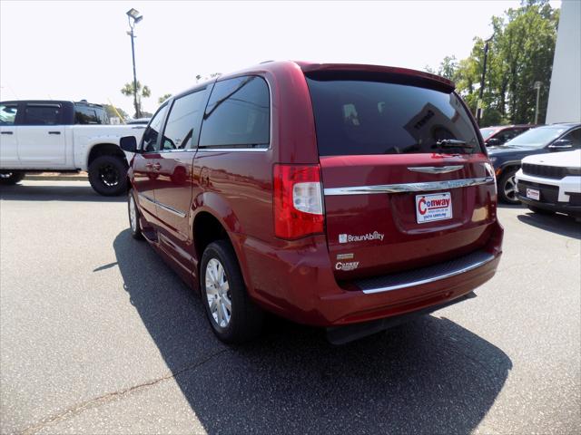 2016 Chrysler Town & Country Touring