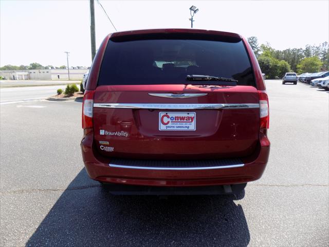 2016 Chrysler Town & Country Touring