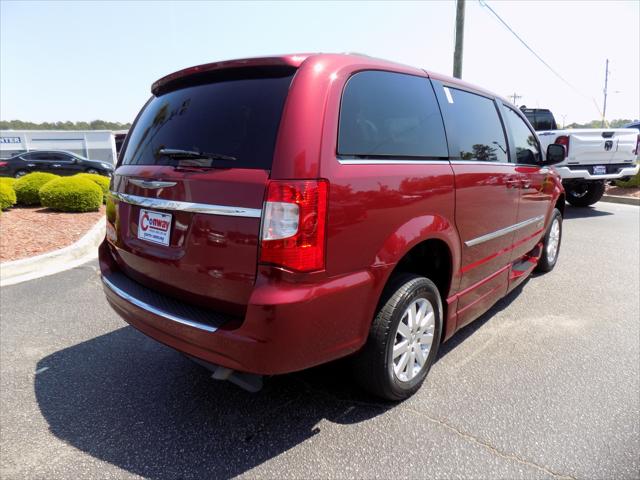 2016 Chrysler Town & Country Touring