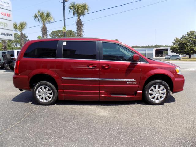 2016 Chrysler Town & Country Touring
