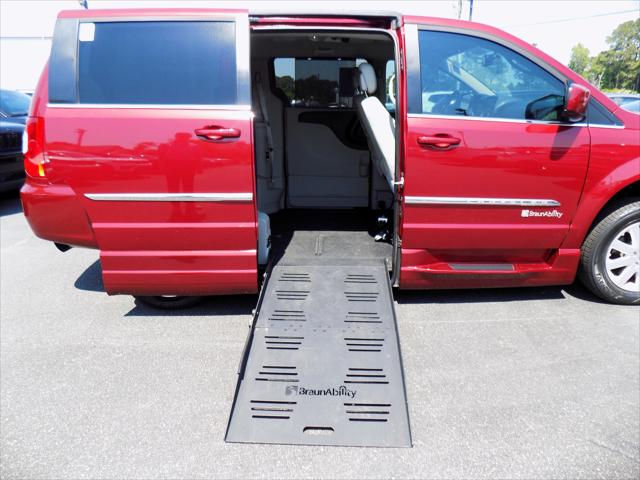 2016 Chrysler Town & Country Touring