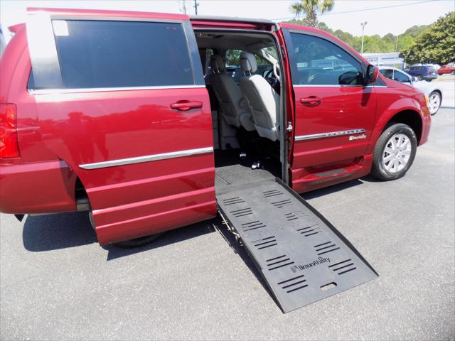 2016 Chrysler Town & Country Touring