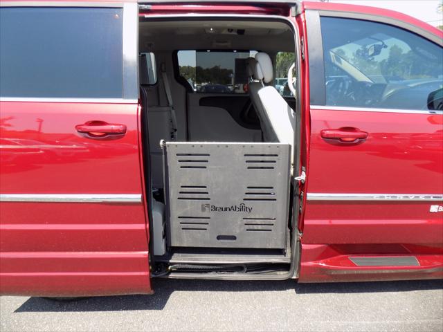 2016 Chrysler Town & Country Touring