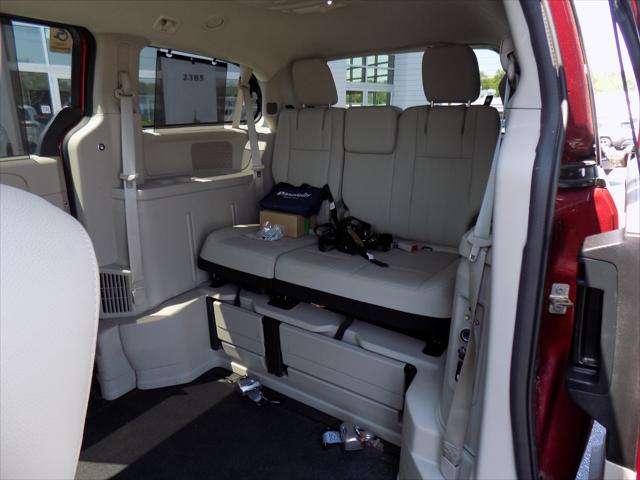 2016 Chrysler Town & Country Touring