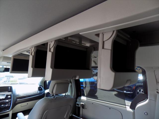 2016 Chrysler Town & Country Touring