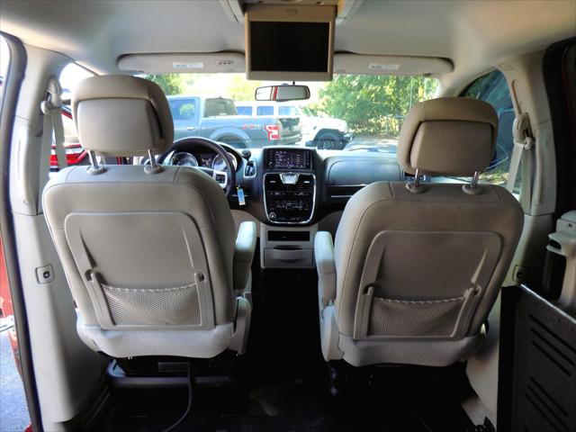 2016 Chrysler Town & Country Touring