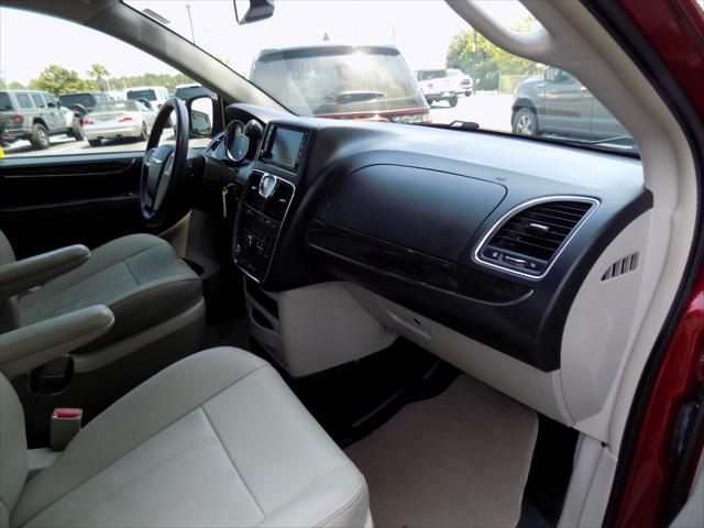2016 Chrysler Town & Country Touring